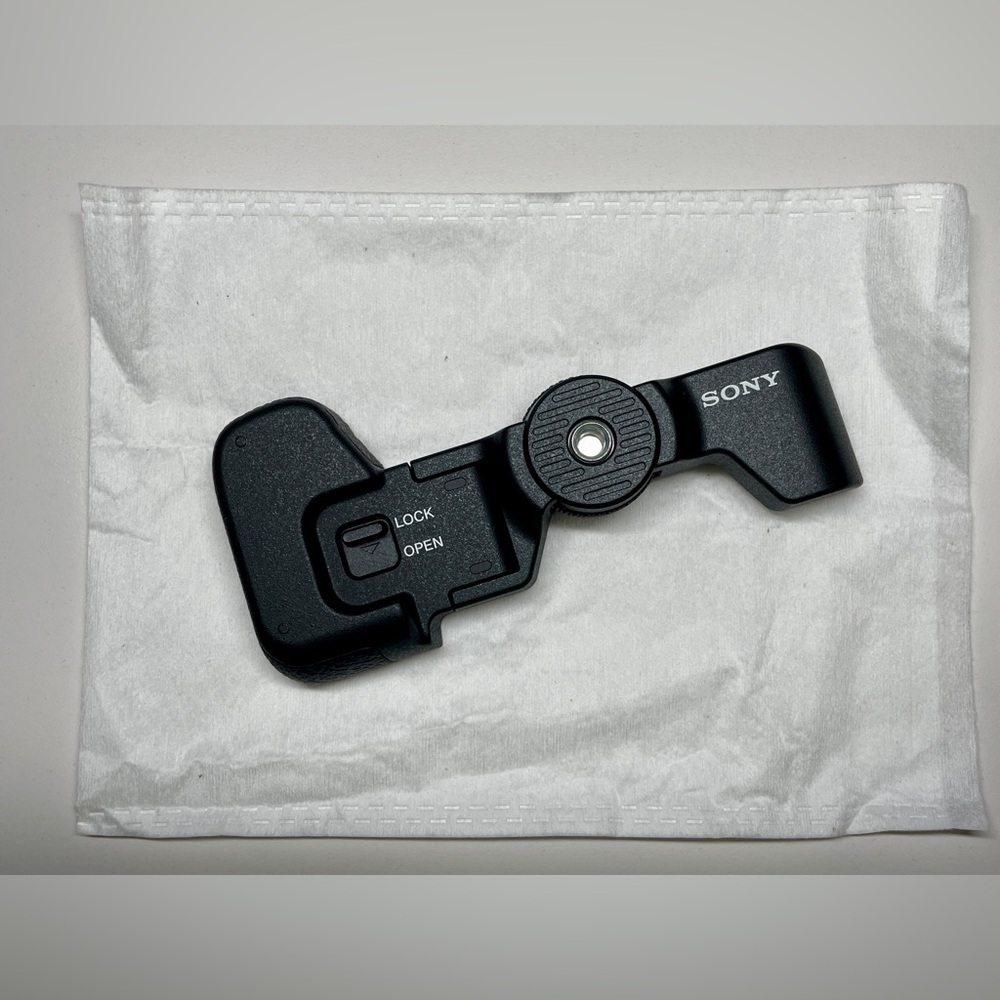 Sony GP-X2 Grip Extension for Sony a7C||/a7CR , BRAND NEW